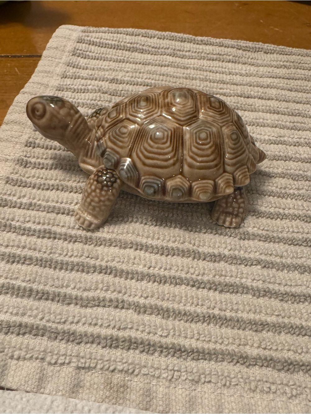 Bundle of Wade Ceramic Turtle/Tortoise Figurines - Picture 2 of 12